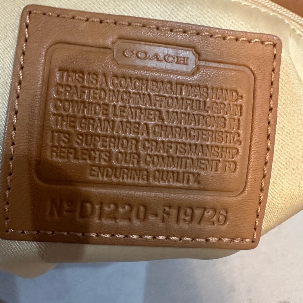 Coach leather crossbody bag tan w adjustable strap - Picture 8 of 8